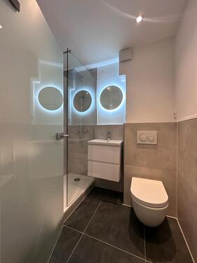 Foto - Frisch saniert: 1-Zimmer-Wohnung 28m³ Einbauküche&Parkett