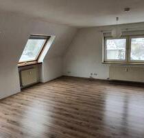 2-Zimmer DG-Wohnung - 630,00&nbsp;EUR Kaltmiete, ca.&nbsp; 79,00&nbsp;m&sup2; in Vorra (PLZ: 91247)