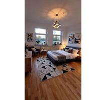 ! - Charmante 2-Raum-Wohnung mit moderner EBK & Balkon - Leipzig Ost