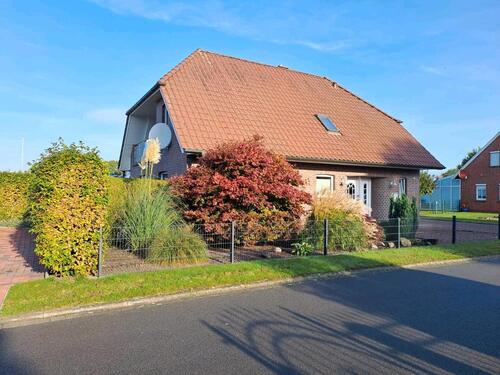 Foto - Großes Einfamilienhaus Top gepflegt in Barßlermoor