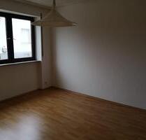 Drei Zimmer Wohnung - 950,00&nbsp;EUR Kaltmiete, ca.&nbsp; 75,00&nbsp;m&sup2; in Östringen (PLZ: 76684)