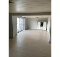 2 Zimmer Küche Bad Wohnung mit großem Balkon & Kellerraum - Siegen Dillnhütten