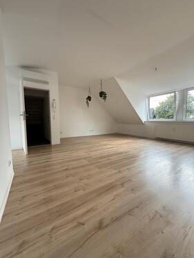 Foto - Großzügige Wohnung mit Einbauküche u. Balkon