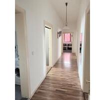 Geräumige 5 - 6 Zimmer Wohnung in zentraler Lage zu vermieten - Holzminden