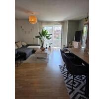 Helle 2-Zimmer-Wohnung, Süd-Balkon und Garage in zentraler Lage - Coburg