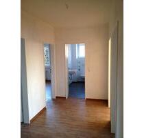 Helle Wohnung, 1. OG, Südbalkon, Laminat und Garage - Bad Laer