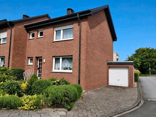 Foto - Reihenendhaus mit Garten, PV und 2 Garagen in Oelde-Nord 409 m2