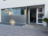 Foto - Möbliertes Büro (3 Arbeitsplätze) mit Nebenraum und WC