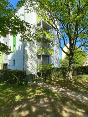 Foto - Neu Saniert, Balkon & Stellplatz - Ihre neue Zweiraumwohnung in City Nähe wartet auf Sie!