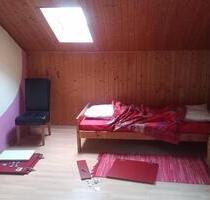 Zimmer und Küche zeitlich befristet - Raubling