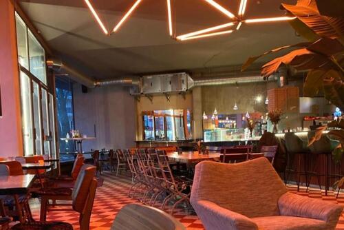 Foto - Traumhafte Ecklage: Stilvolles Restaurant, top saniert und neu eingerichtet