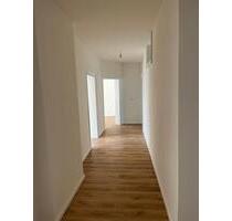 Altbauwohnung mit Balkon - Erstbezug nach Sanierung - Hof Altstadt