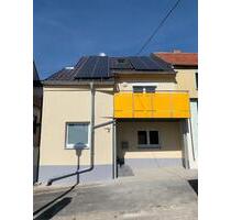 Helles Wohnhaus zu vermieten - 1.050,00 EUR Kaltmiete, in Unterpleichfeld (PLZ: 97294)