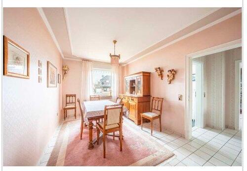 Foto - Familienfreundliches Wohnen: 5 Zimmer, ca. 100 m² mit separatem G