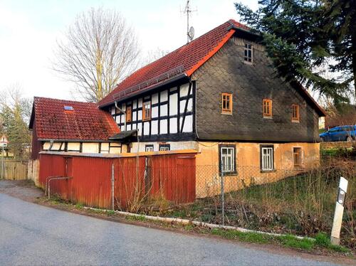 Foto - Einfamilienhaus mit Grundstüc -Unterkellert, Dachboden & Brunnen