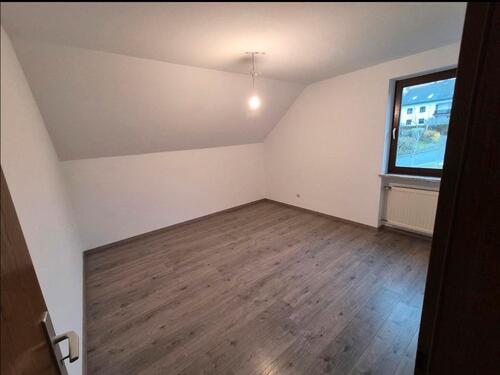 Foto - 5 Zimmer Dachgeschoßwohnung in Oberviechtach