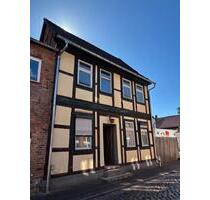 Fachwerkhaus mit Sanierungspotenzial in zentraler Grabow Lage