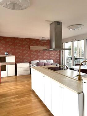 Foto - 3-Zimmer möblierte Wohnung mit Einbauküche, Parkplatz und keller