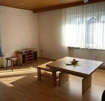 Großzügige Wohnung mit großer Terrasse & Wintergarten - Schwandorf