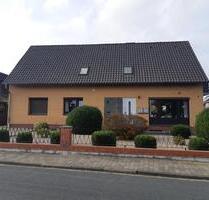 Freistehendes Mehrfamilienhaus - mit großem Garten und 2 Garagen - Uelzen