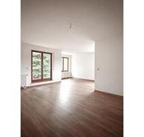 ERSTBEZUG in Glauchau mit Tageslichtbad, offener Küche und eigener Terrasse!