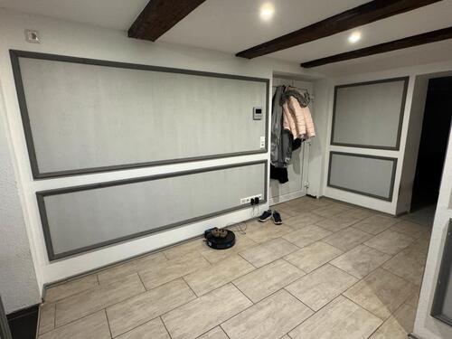 Foto - Bauernhaus mit Hof, Garten und Scheune