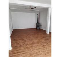 Büro und Gewerbefläche - 575,00&nbsp;EUR Kaltmiete, ca.&nbsp; 120,00&nbsp;m&sup2; in Dingolfing (PLZ: 84130)