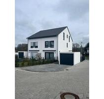 Moderne Neubau-Doppelhaushälfte in ruhiger Feldrandlage - Hofheim am Taunus