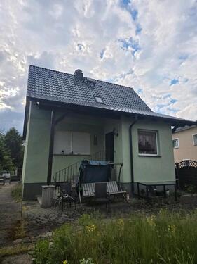 Foto - Idyllisches Haus mit großen Grundstück und Scheune