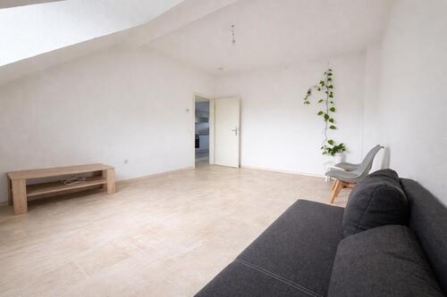 Foto - Möblierte 2-Zimmer-Dachgeschosswohnung (64 m²)