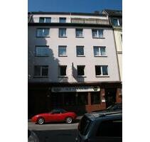 Wir bieten eine unrenovierte 3-Zimmer-Wohnung mit Balkon in Neudorf an - Duisburg Duisburg-Mitte