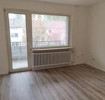 Renovierte 3-Zimmer-Wohnung im 2-Obergeschoss zu vermieten! *Mit Balkon* - Duisburg Laar