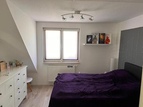 Foto - 2,5-Zimmer-Dachgeschosswohnung - 550,00&nbsp;EUR Kaltmiete, ca.&nbsp; 50,00&nbsp;m&sup2;