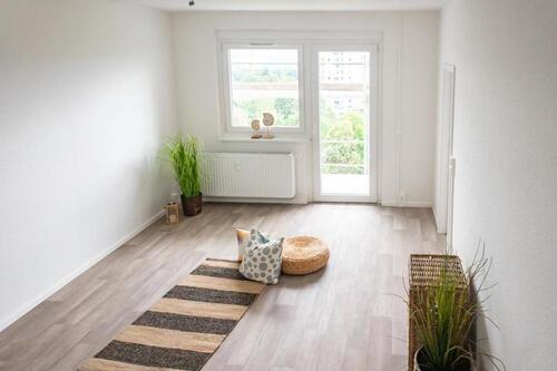Foto - Jetzt kann`s losgehen - Deine 1. Wohnung mit Balkon