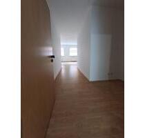 Renovierte 2-Raumwohnung mit Einbauküche und Stellplatz - Schmalkalden