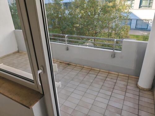 Foto - 2 Raumwohnung ab sofort Balkon 56 qm 1.OG ruhig + zentral