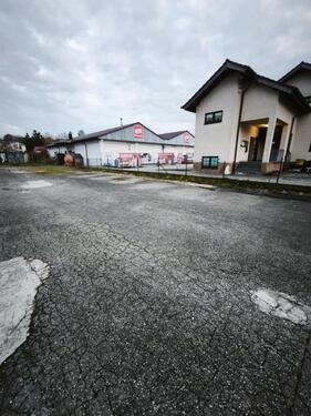 Foto - ️ Stellplätze Direkt an der B10 – Wohnmobile!