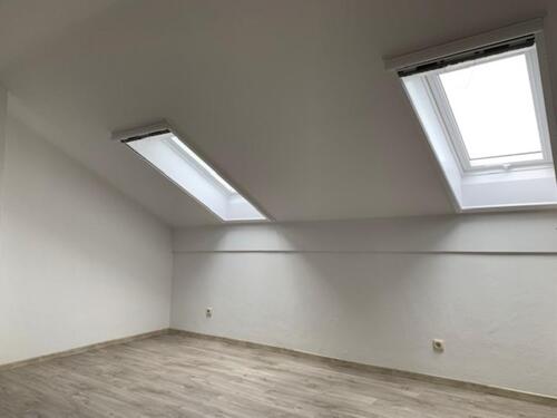 Foto - 1 Zimmer Dachgeschoßwohnung zur Miete in Stephanskirchen