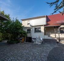 Haus in Mehmels mit Doppelgarage und Garten, ruhige Lage - Wasungen