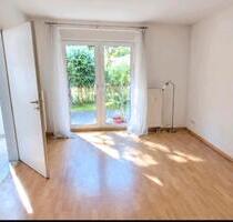 helle 2-Zimmerwohnung mit Terrasse Gärtchen und Carport - Potsdam Krampnitz
