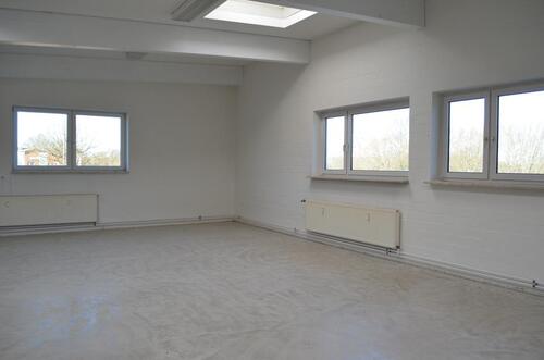 Foto - Lichtdurchflutetes großes Büro; in 2 Minuten zur A1 Stapelfeld