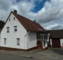 Freistehendes EFH mit Balkon, Keller, Werkstatt und Stellplatz - Wolfstein