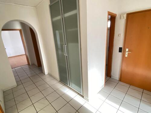 Foto - Günstige 4-Zimmer-Wohnung mit Balkon & Stellplatz - mit Potenzial