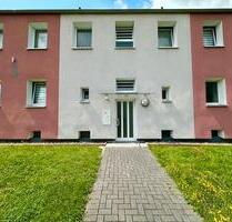 Neu renovierte 2,5-Zimmer-Wohnung mit bodengleicher Dusche, großer Küche und traumhaftem Balkon mit Blick ins Grüne! - Dortmund Huckarde