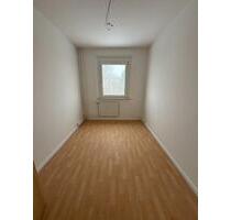 Helle neu renovierte 4-Zimmer-Wohnung im 3. OG - Stollberg (Erzgebirge)