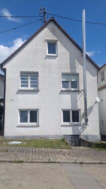 Foto - Großes Haus in ruhiger Lage - 1.300,00 EUR Kaltmiete,