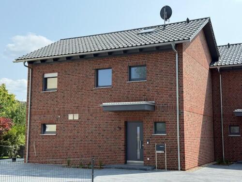 Foto - Erstbezug eines neuen EFH mit Garten, Solar, Speicher und Wallbox