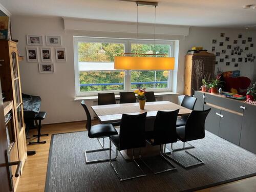 Foto - Ruhige großzügige zentral gelegene Wohnung mit Balkon und Garage