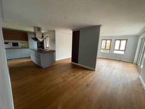 Foto - 3,5-Zimmer-Wohnung mit Balkon, Einbauküche und 2 TG Stellplätzen