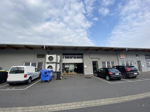 Foto - Leverkusen-Opladen: LagerProduktionshalle mit ca. 453 m² und 9 Stellplätzen